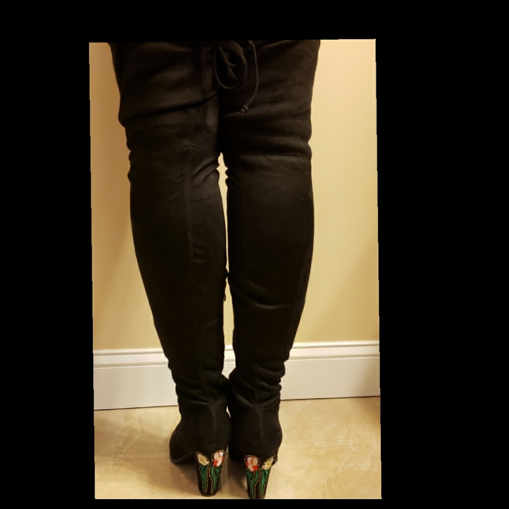🏷Catherine Malandrino Flower Heeled Boots - Picture 3 of 7